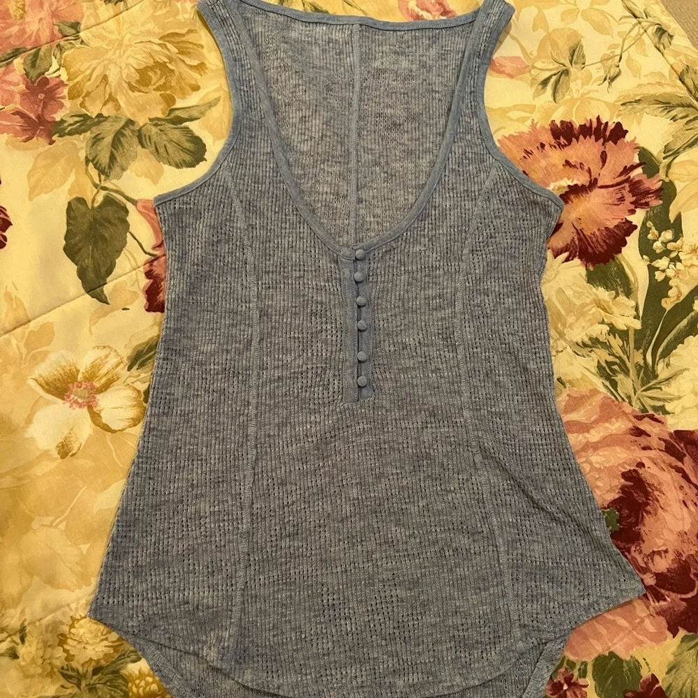 Tops - Picture 2 of 2